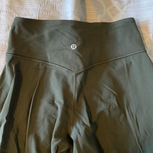 Lululemon cropped joggers